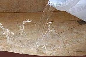 左贡漏水维修 免砸砖防水材料该如何施工